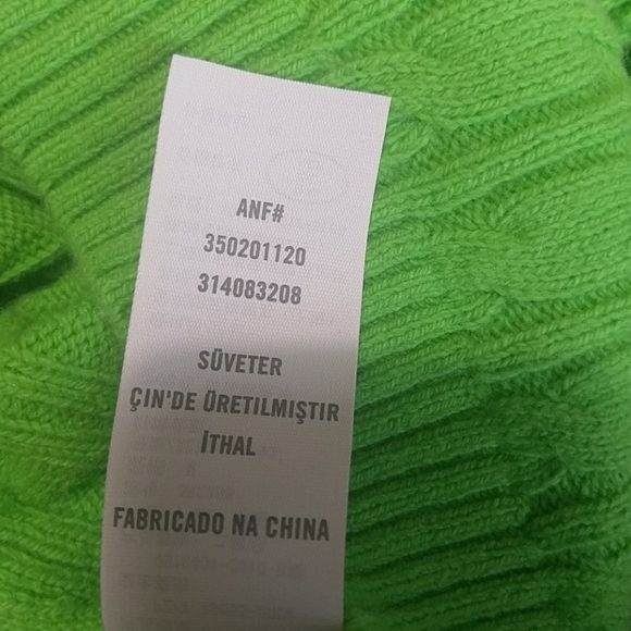 Hollister sweater in lime green - Picture 7 of 7